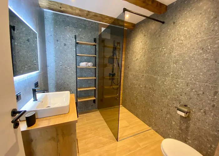 In Near Slopes 아파트