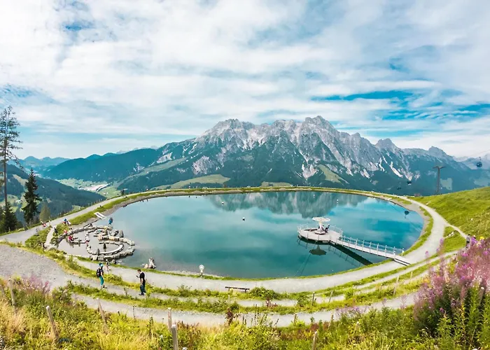 아파트 In Near Slopes