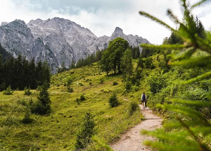 아파트 In Near Slopes